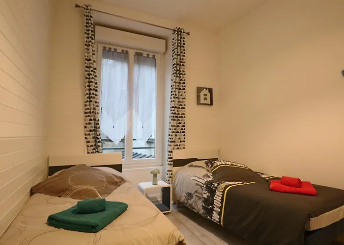 3* Au Coeur Du Massif Du Sancy, Climatise, Jusqu'a 6 Personnes - Fr-1-858-38 Apartment La Bourboule